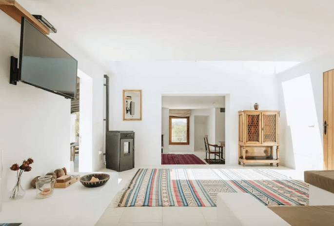 4c900a_7b52356565d14a4598a8c8f3f3ea4e85~mv2