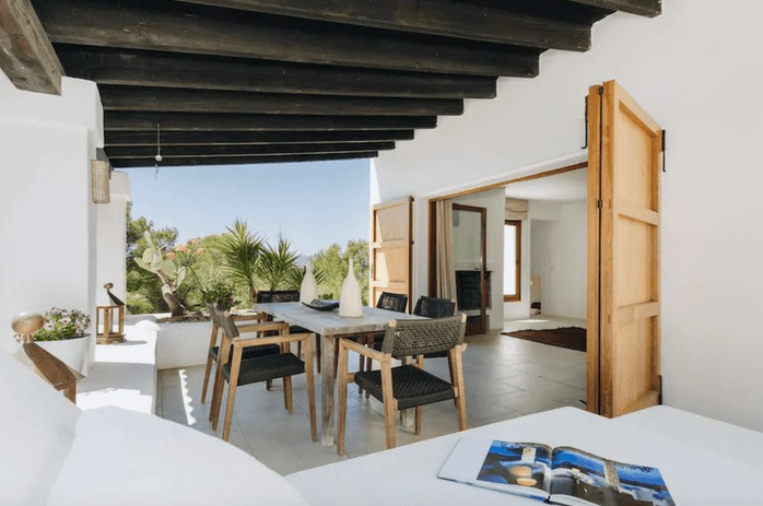 4c900a_8c26d4f7d1d44f6688a0cc0c33142426~mv2