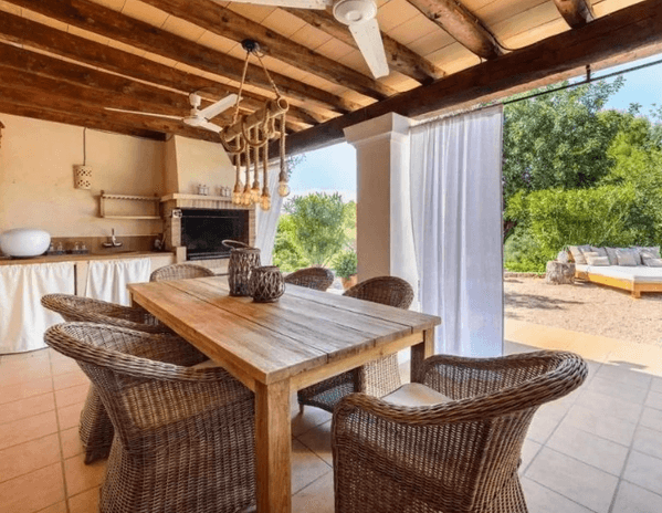 4c900a_fb0800321f9f4283b62ab2f56041fce9~mv2